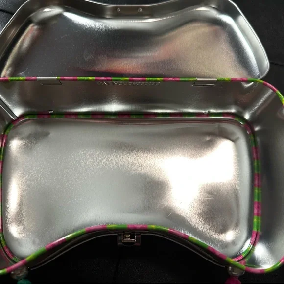 Wicked The Move Tin Purse Pink and Green with Beaded Handle - Picture 3 of 3